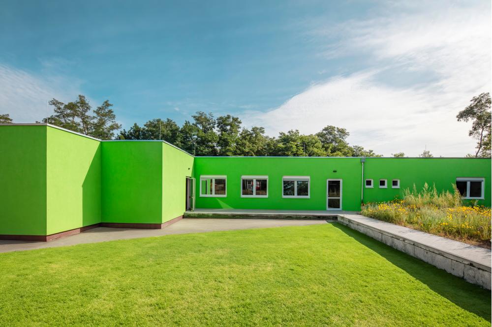 Schnelle Antwort auf unerwarteten Anstieg der Sch&uuml;lerzahlen